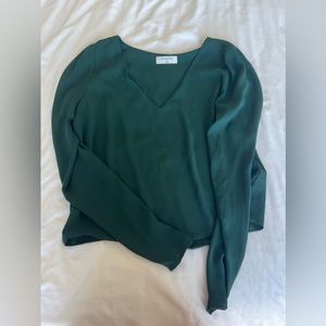Aritzia Babaton forest green blouse